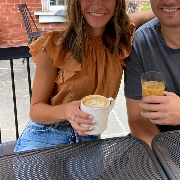 Universal Thread flutter sleeve top - Picture 2 of 2